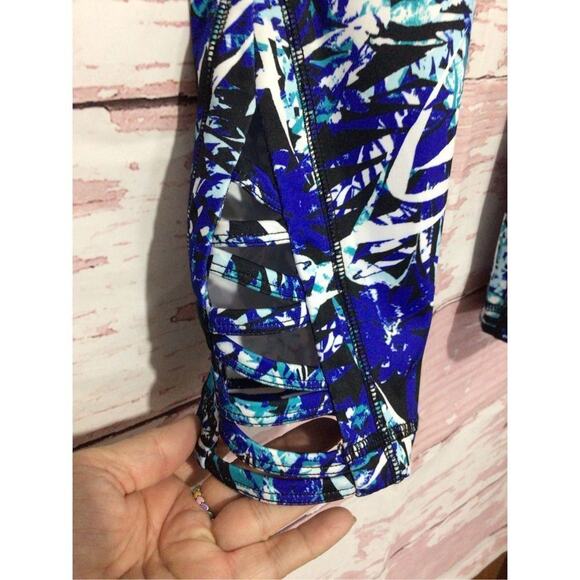 NWT EXERTEK Athletics Pant Cut Out Leg Accents Size Petite Medium NEW - Picture 2 of 14